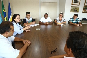 “Quero e preciso de vocês”, diz Délia em reunião com lideranças de bairro Prefeita Délia Razuk recebeu lideranças de bairros na manhã desta terça-feira, na Prefeitura – A. Frota