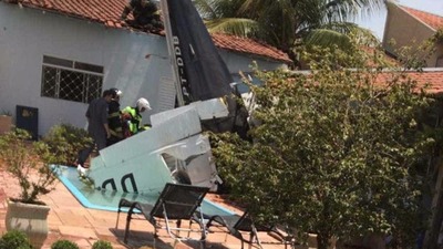 Queda de avião em Rio Preto deixa 3 mortos © Reprodução
