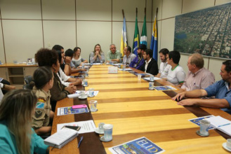 Em reunião na câmara, Daniela Hall convoca autoridades e estuda ações de combate ao desafio "Baleia Azul"