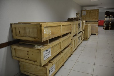 Maquinários do futuro hospital estão entre os que já foram comprados, mas estão sem uso - Foto: Paulo Ribas / Arquivo / Correio do Estado