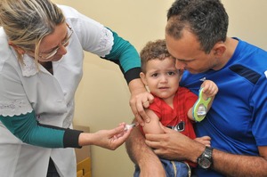 Iniciada campanha de vacinação contra a Influenza em todas as UBS Nesta primeira etapa, de 25 de abril a 11 de maio a vacinação será para crianças de 6 meses a menores de 5 anos, gestantes, puérperas e trabalhadores da saúde – Assecom