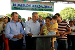Governador destaca gestão municipalista e entrega mais de R$ 8,6 milhões Agora, o casal Vanessa e Tiago vão contar com a ajuda de familiares para a construção da residência, após serem contemplados com um lote.