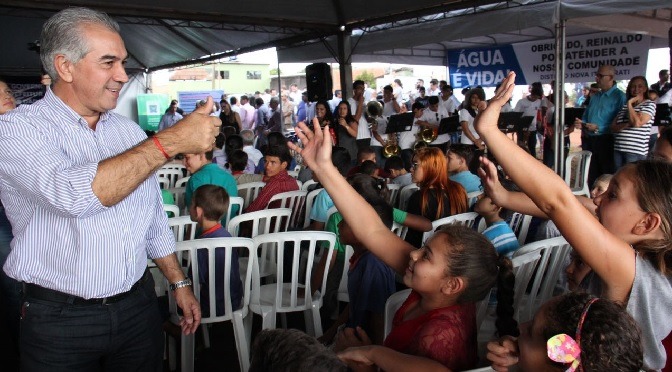Reinaldo entrega investimentos e cobra segurança federal na fronteira Reinaldo entrega investimentos e cobra segurança federal na fronteira