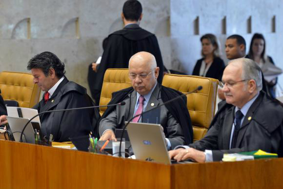 No voto, o ministro Teori Zavascki lembrou o fato de uma das conversas ter sido gravada depois do pedido para que as interceptações fossem suspensas (Foto:Antonio Cruz/ Agência Brasil)