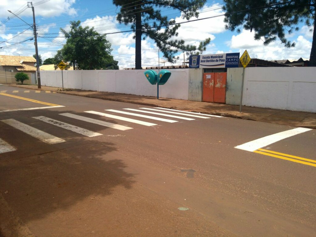 Agetran inicia pinturas de faixas de pedestres frente às escolas Divulgação