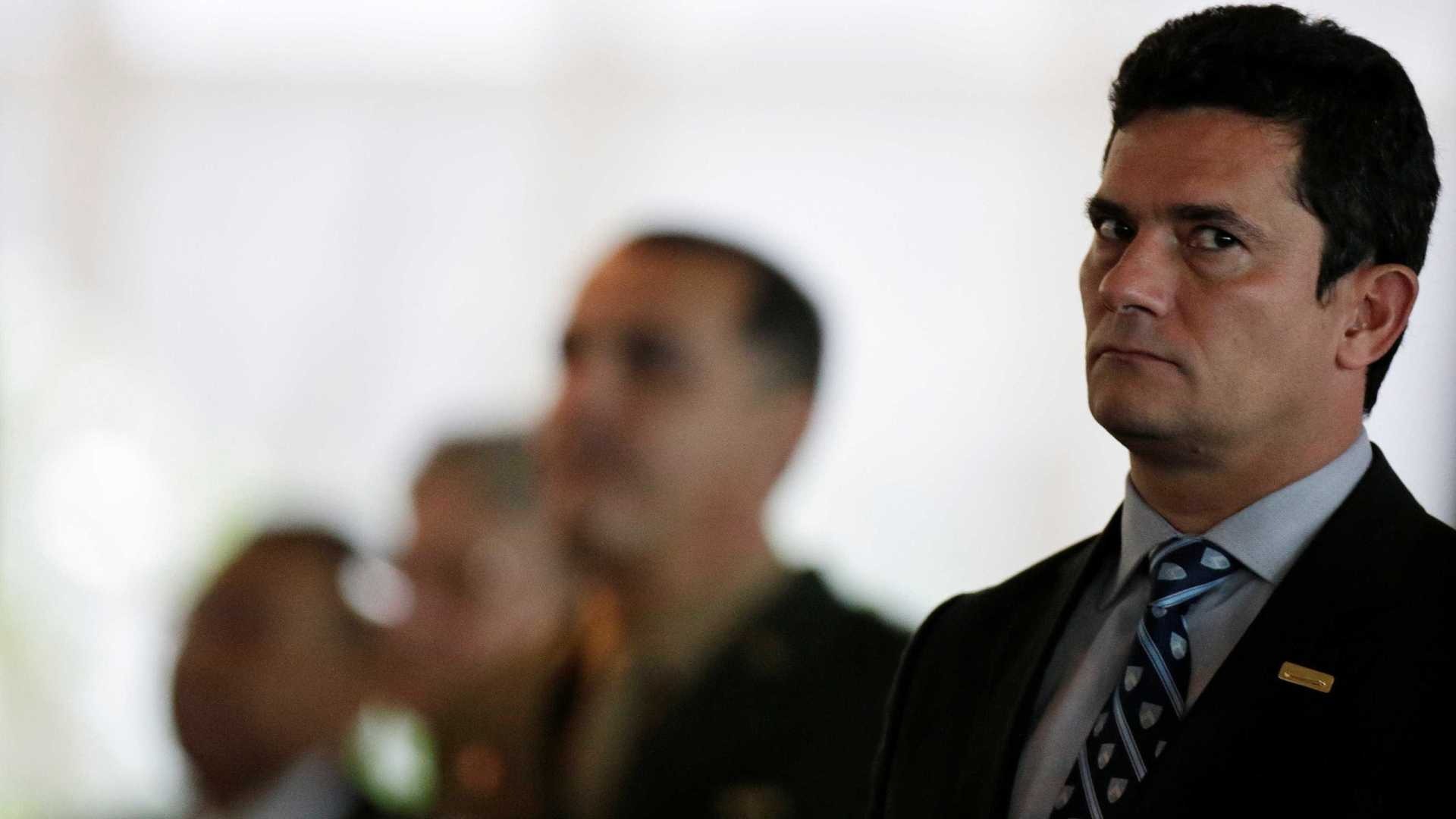 Paulo Whitaker / Reuters