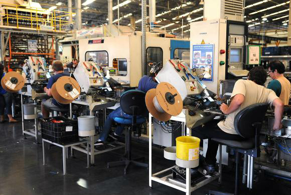 IBGE constata queda de 2,5% da produção industrial Fábricas acumulam retração de 11,8% nos dois primeiros meses de 2016 (Foto:Arquivo/Agência Brasil)