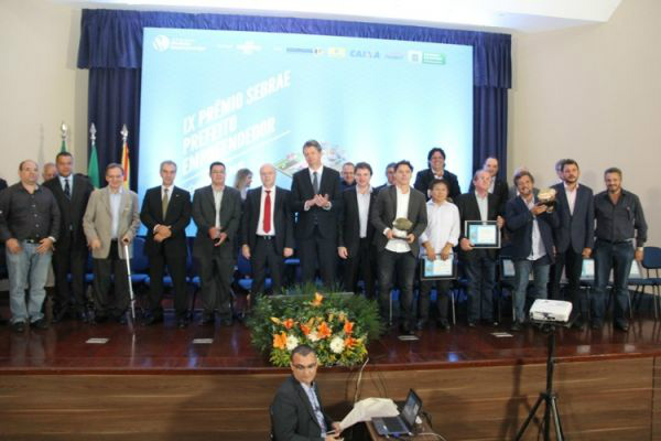 Hashioka fica com o título de melhor projeto em premiação do Sebrae-MS Prefeitos durante entrega de premiação (Foto:Edson Ribeiro)