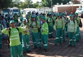 Funcionários da Solurb com salários atrasados podem paralisar a coleta de lixo