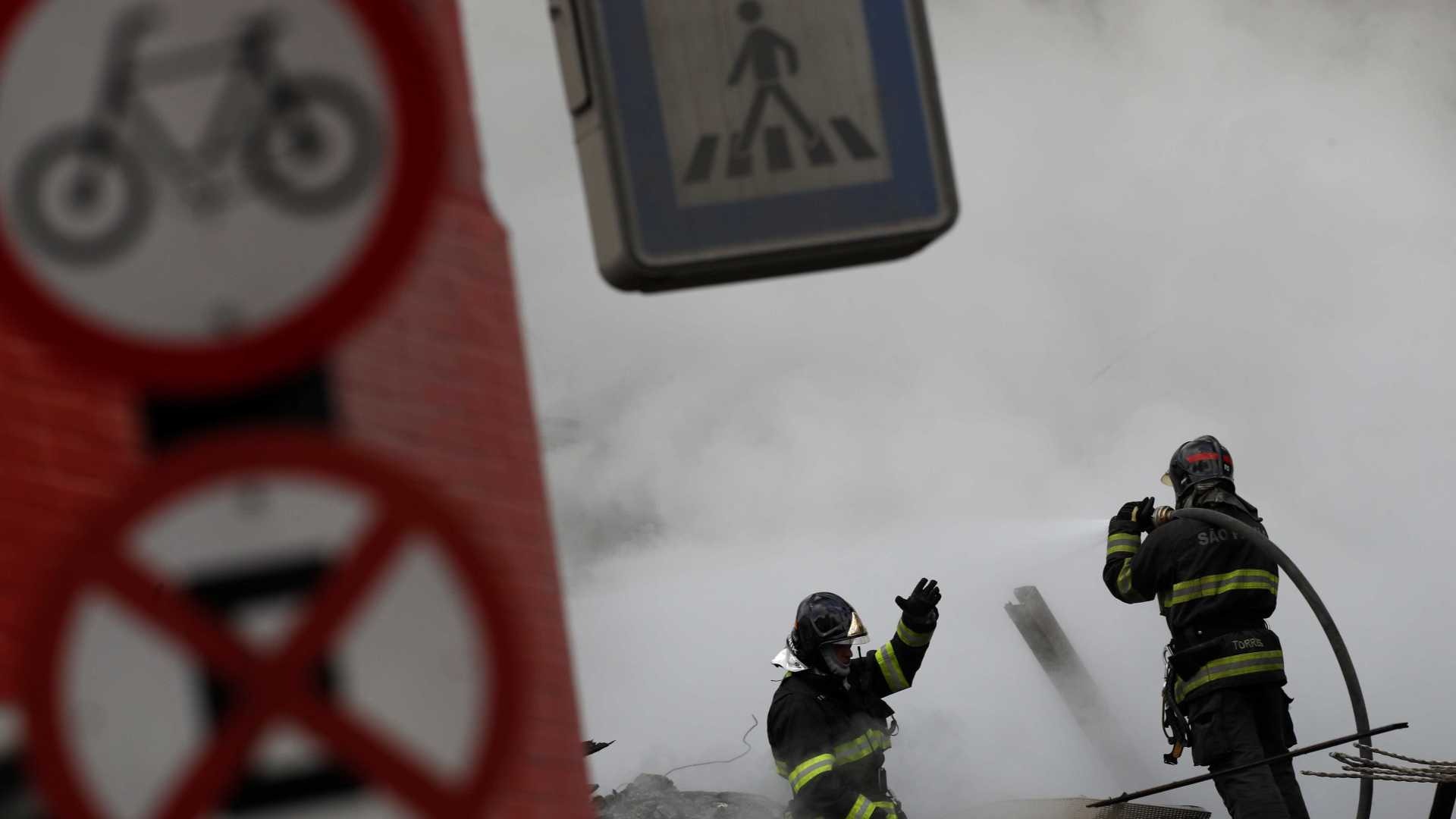 Imprensa mundial repercute incêndio 'feroz' que engoliu prédio de SP Reuters