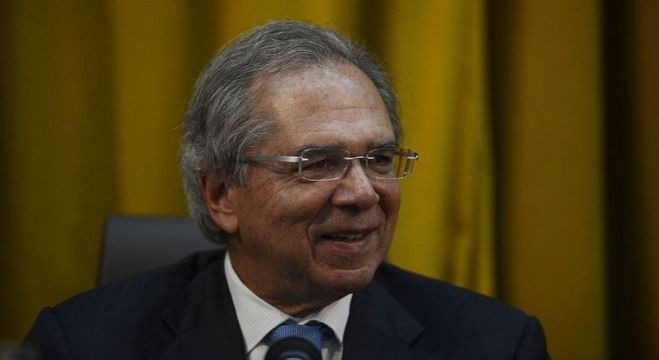 Após 'Fogo amigo', Paulo Guedes faz ofensiva por reformas Após 'Fogo amigo', Guedes faz ofensiva por reformas
Agência Brasil / Tânia Rêgo