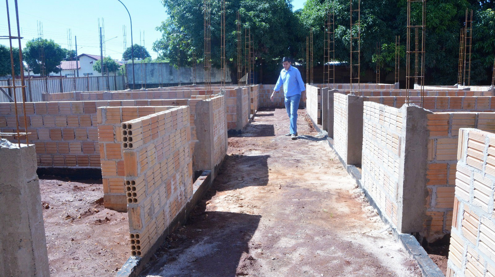 Jardim São Paulo ganhará nova unidade de saúde Prefeito Júnior Vasconcelos visitou as obras da nova unidade de Saúde do Jardim São Paulo( Foto:Rosana Silva)