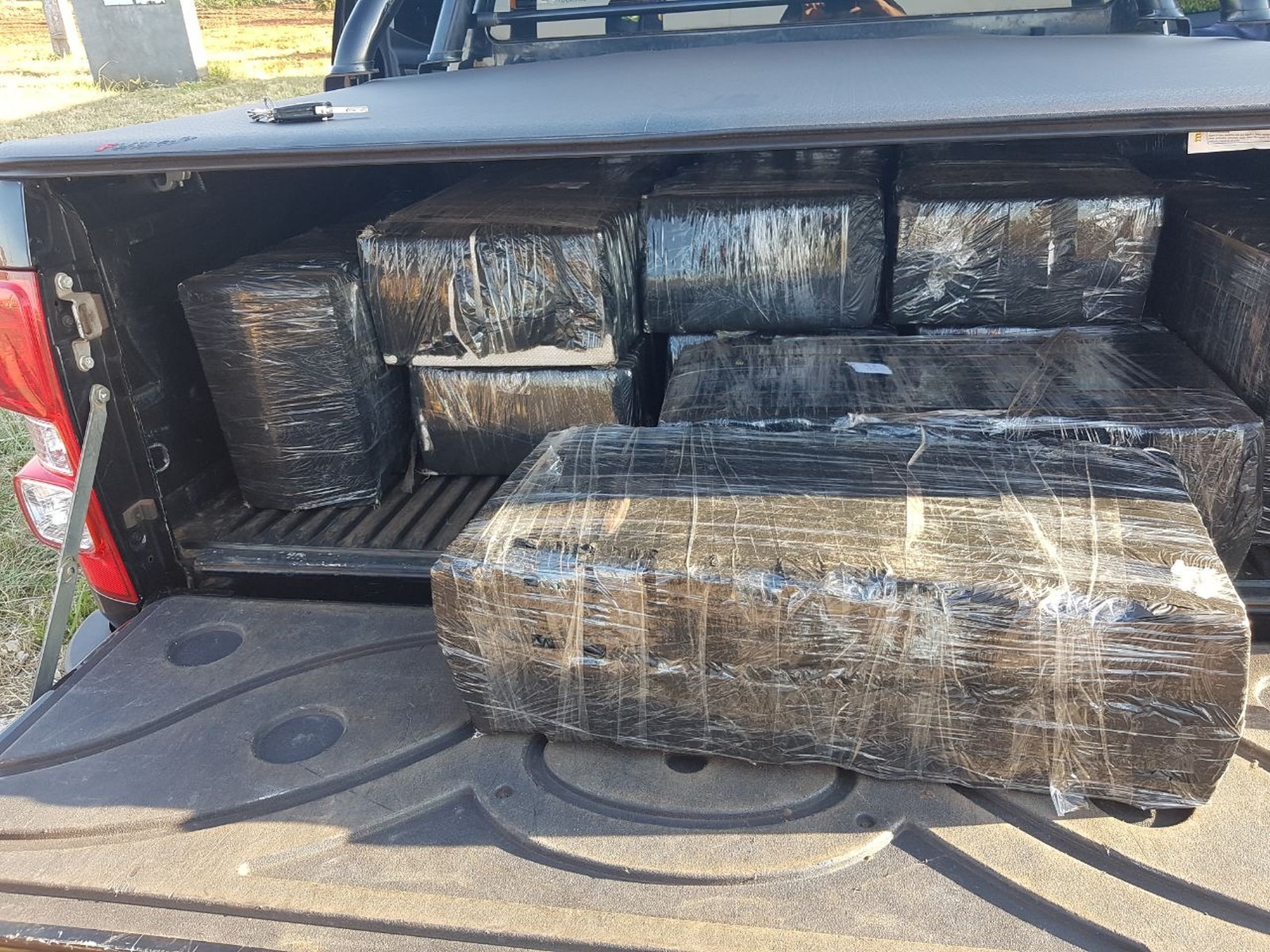 Traficante brasileiro é preso em caminhonete do Paraguai com maconha Foto: PRF/Divulgação