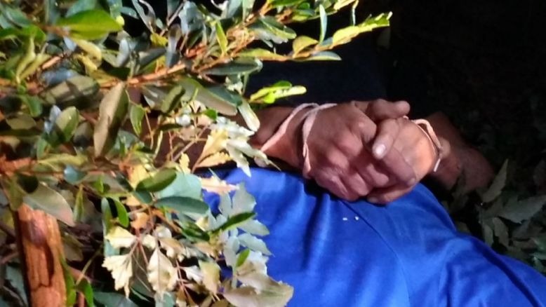 Homem é encontrado morto a tiros, amarrado e amordaçado em área rural