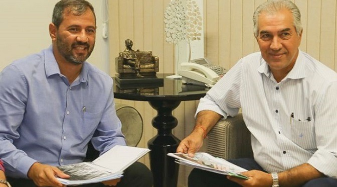 Governador assina convênios para curso medicina e pós-graduação da UEMS Governador assina convênios para curso medicina e pós-graduação da UEMS
