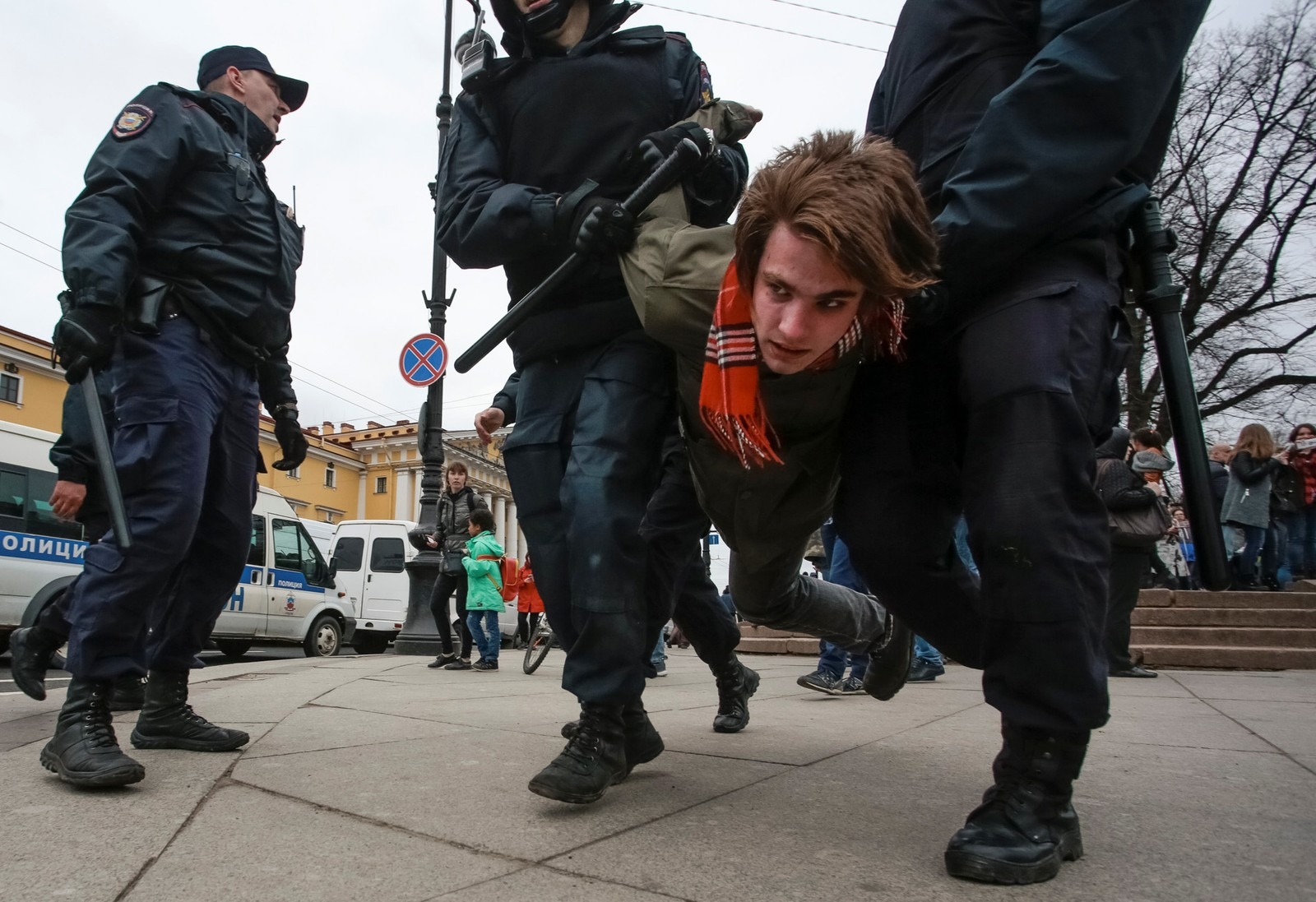 Mais de mil pessoas são presas em protesto contra Putin Foto: Anton Vaganov/Reuters