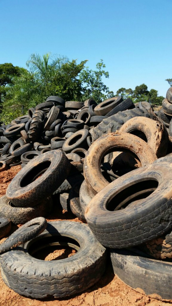 PMA autua advogado por extração ilegal de cascalho e armazenamento de pneus Foto:Divulgação/PMA