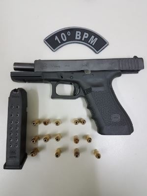 PM encontra em casa de foragido uma pistola Glock, munições e chips de celulares