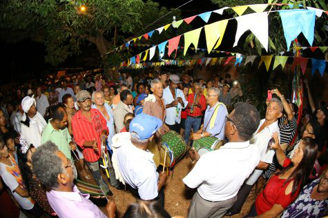 Folia de Reis reúne mil pessoas em Dourados A festa da Folia de Reis faz parte, através de lei, do calendário cultural de Dourados – A. Frota