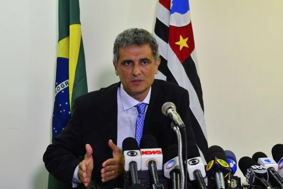 Promotor defende fim das torcidas organizadas de futebol Paulo Sérgio Castilho propõe um plebiscito para saber se a sociedade quer o fim das torcidas organizadas
e diz acreditar que o resultado seria favorável ao banimento de tais entidades (Foto: Rovena Rosa/Agência Brasil)