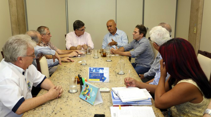 Para agilizar atendimento de acidentes, Governo cede postos fiscais na BR-163 Secretários de Administração e Desburocratização, Carlos Alberto de Assis e de Fazenda, Marcio Monteiro durante assinatura do Termo Administrativo de Permissão de Uso (Foto: David Majella )