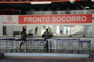 Entrada do Pronto Socorro da Santa Casa de Campo Grande - Foto: Bruno Henrique/Correio do Estado