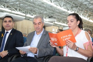 Maio Laranja vai ajudar a reduzir os casos de violência contra crianças e adolescentes Deputado estadual, Herculano Borges; governador, Reinaldo Azambuja; e primeira-dama, Fátima Azambuja.