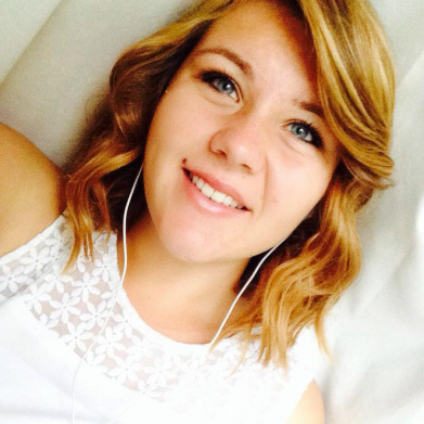 Ashlynn Marracino escreveu carta para pai falecido e soltou em balão de gás em direção ao céu, obtendo inesperada resposta.