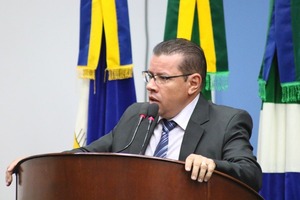 Pedro Pepa leva reivindicações da população para a prefeita Délia Razuk Pedro Pepa durante reunião com Délia Razuk para entrega do documento / Foto: Divulgação