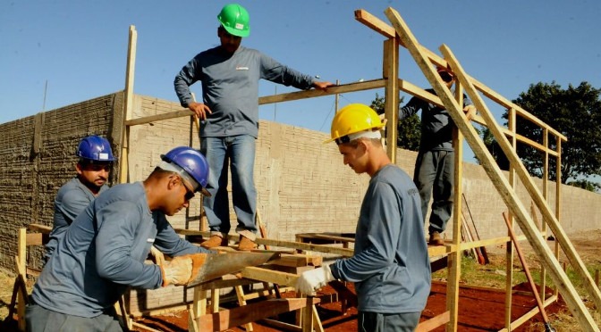 Rio Brilhante realiza sonho antigo com construção de Quartel do Corpo de Bombeiros A obra estará pronta em seis meses e, antes do final do ano, o quartel já estará em pleno funcionamento, equipado e com efetivo do Corpos de Bombeiros.