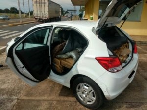 PRF apreende quase meia tonelada de maconha em carro alugado PRF/Divulgação