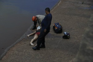 A adolescente Vitória Nunes Frete, de 17 anos, não resistiu à queda no córrego Anhanduí no final da tarde deste domingo (18) e veio a óbito na Santa Casa de Campo Grande (Foto: Marcos Calazans)