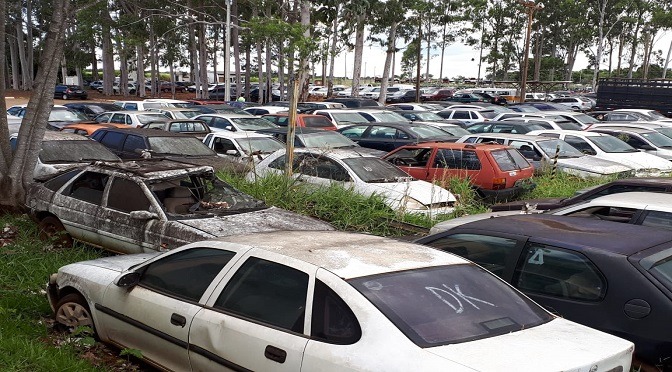 Detran-MS leiloa 1,5 mil toneladas de material ferroso e quase 800 veículos em dezembro