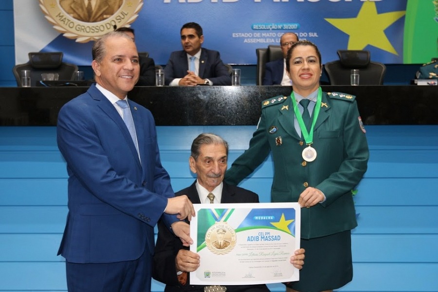 Valorizando a força feminina, deputado homenageia ex-integrante do DOF Divulgação