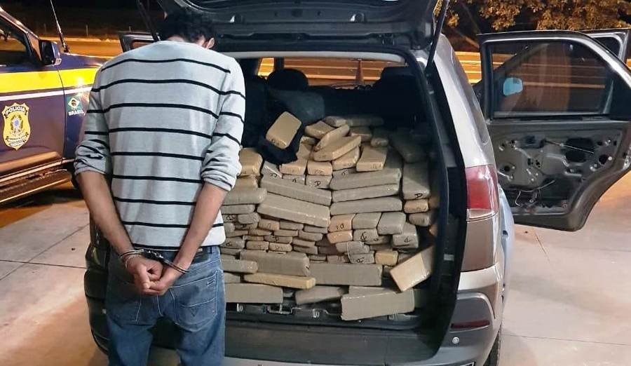 Motorista foi preso na ação que ocorreu próximo à base do distrito  de Casa Verde– Foto: Divulgação/PRF