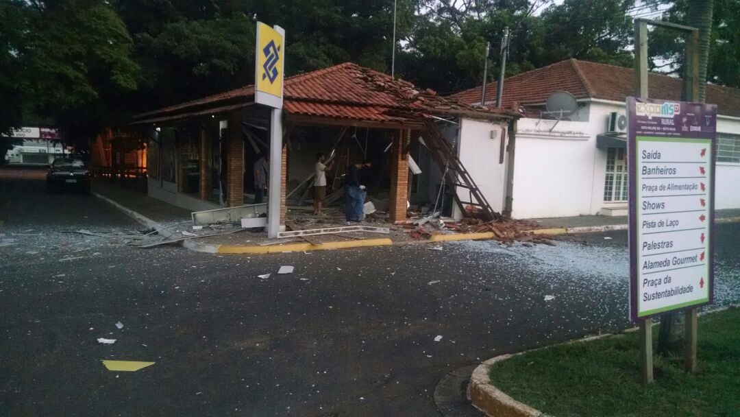 Quiosque onde ficava os caixas eletrônicos do Branco do Brasil.