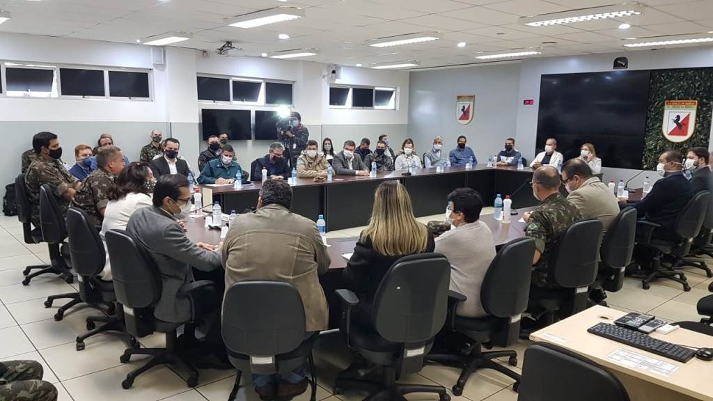 Prefeita Délia e membros do Comitê da Covid-19 apresentam ações no combate à doença Divulgação