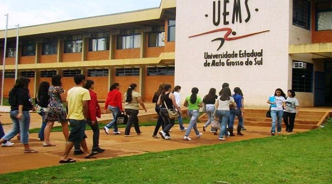 Uems abre concurso com dez vagas para professores para unidade de Campo Grande Uems abre concurso com dez vagas para professores para unidade de Campo Grande