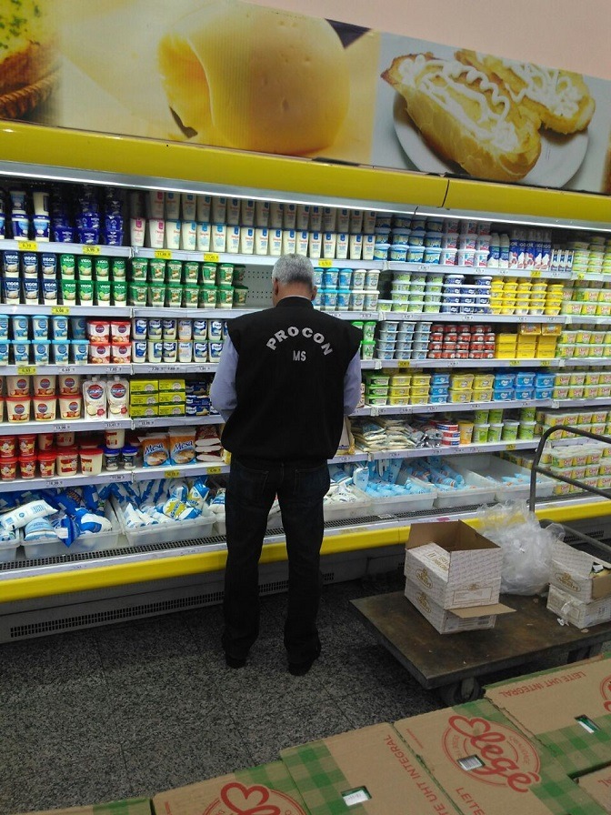 Procon flagra mais de 900 produtos irregulares em supermercados da Capital Procon flagra mais de 900 produtos irregulares em supermercados da Capital