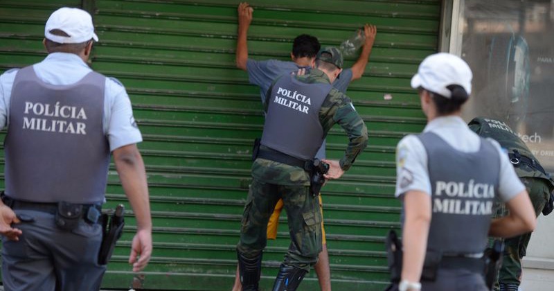 Jovens da Maré entregam a Witzel cartilha sobre abordagem policial Foto Ilustrativa