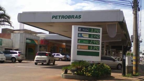 Postos pedem mudanças nos tributos de combustíveis para conter variações de preços