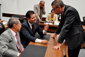 Cadastro fiscal e provisório para regularização fundiária é aprovado Renato Câmara explicou que a proposta foi compilada após intenso trabalho de Frente Parlamentar
Foto: Luciana Nassar