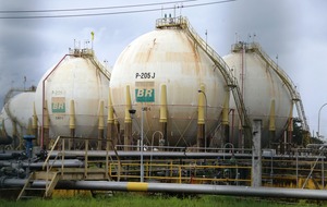 Petrobras reajusta preços de gasolina e diesel nas refinarias para novas máximas Petrobras reajusta preços de gasolina e diesel nas refinarias para novas máximas