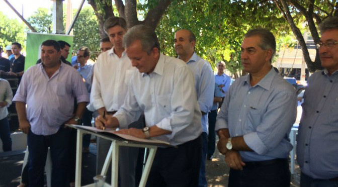 Governador destaca importância da tecnologia de comunicação em Bonito O governador Reinaldo Azambuja destacou, a importância da tecnologia de comunicação para a consolidação de Bonito (Foto:Divulgação)