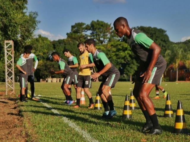Novoperário e Corumbaense retornam ao campo neste final de semana Treinamento do Novo. Foto: Fernando Antunes