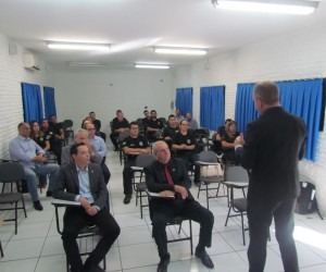 Servidores da Agepen receberam palestra sobre o monitoramento eletrônico - Divulgação