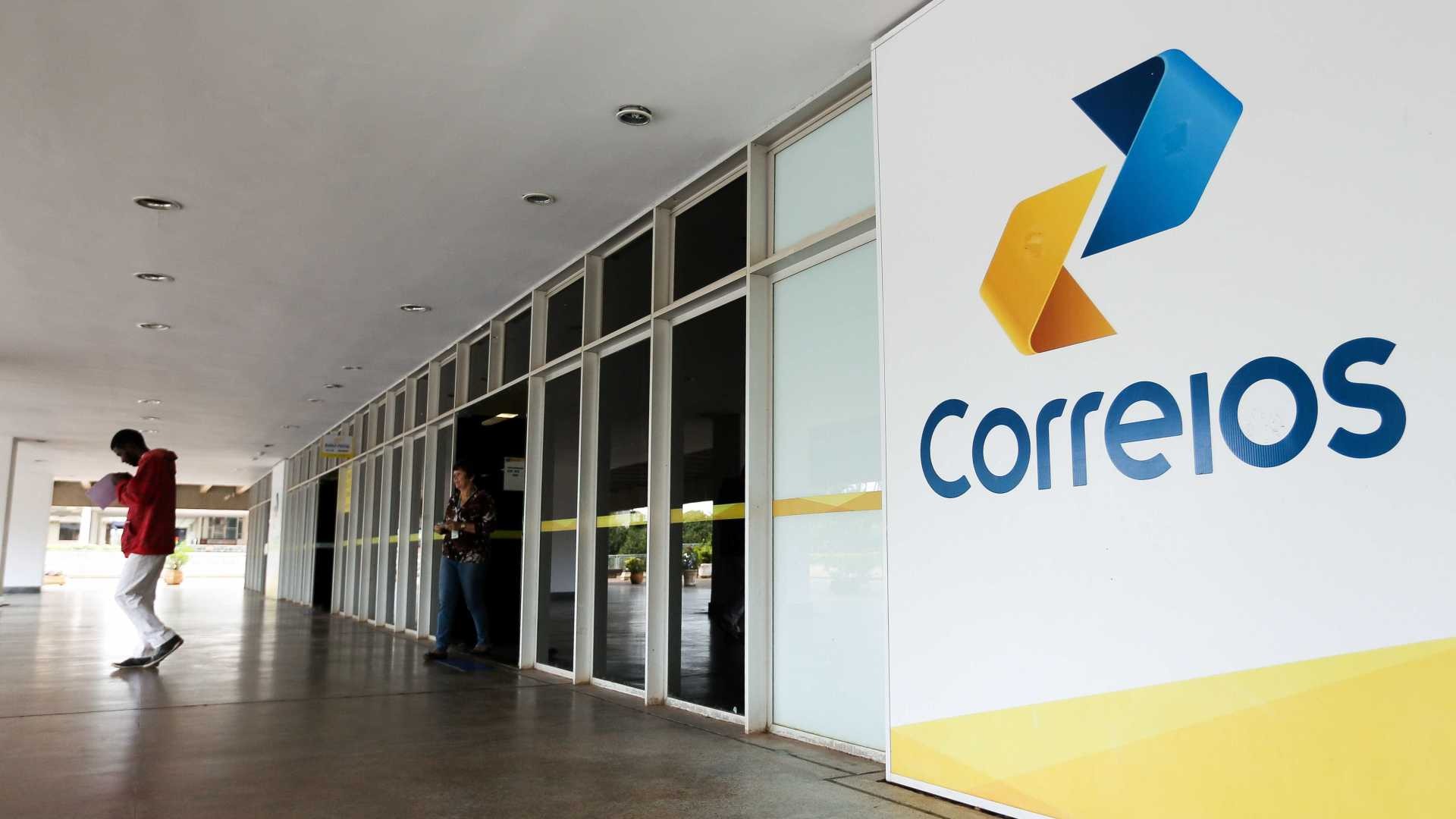 Correios vivem crise, e prejuízo é bilionário Correios vivem crise, e prejuízo é bilionário