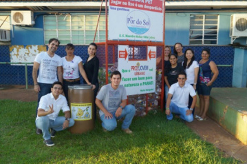 Apoiadores do projeto social Ecoponto, sediado na Escola Estadual Heitor Villa Lobos.(Foto:Divulgação)