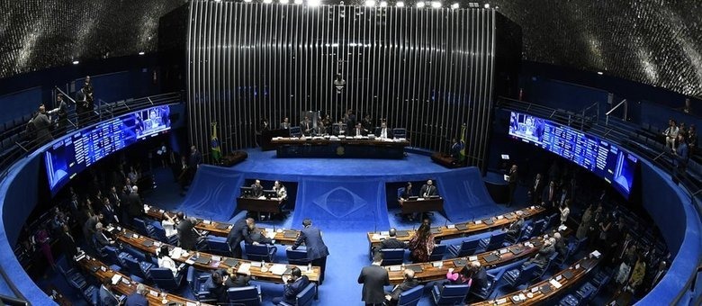 Após adiamento, Senado deve votar reforma da Previdência nesta terça Presidente do Senado, Davi Alcolumbre, diz que abrirá sessão no plenário às 16h. Roque de Sá/Agência Senado