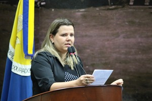 Vereadora pede escrarecimento pela falta de ala com isolamento para pacientes com H1N1 Daniela Hall cobra esclarecimentos sobre atendimentos no Hospital da Vida em Dourados (Foto: Thiago Moraes)